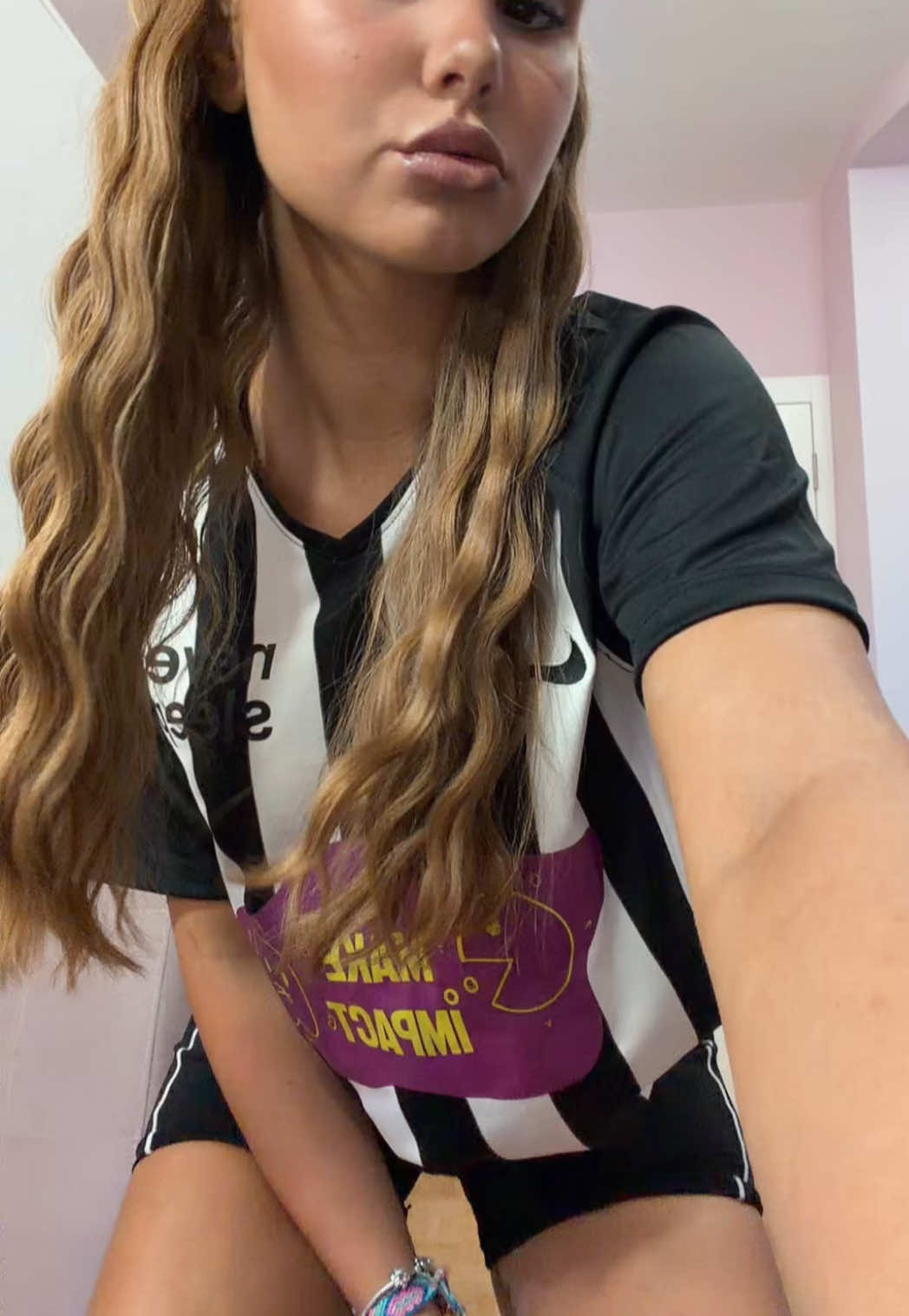 @лара