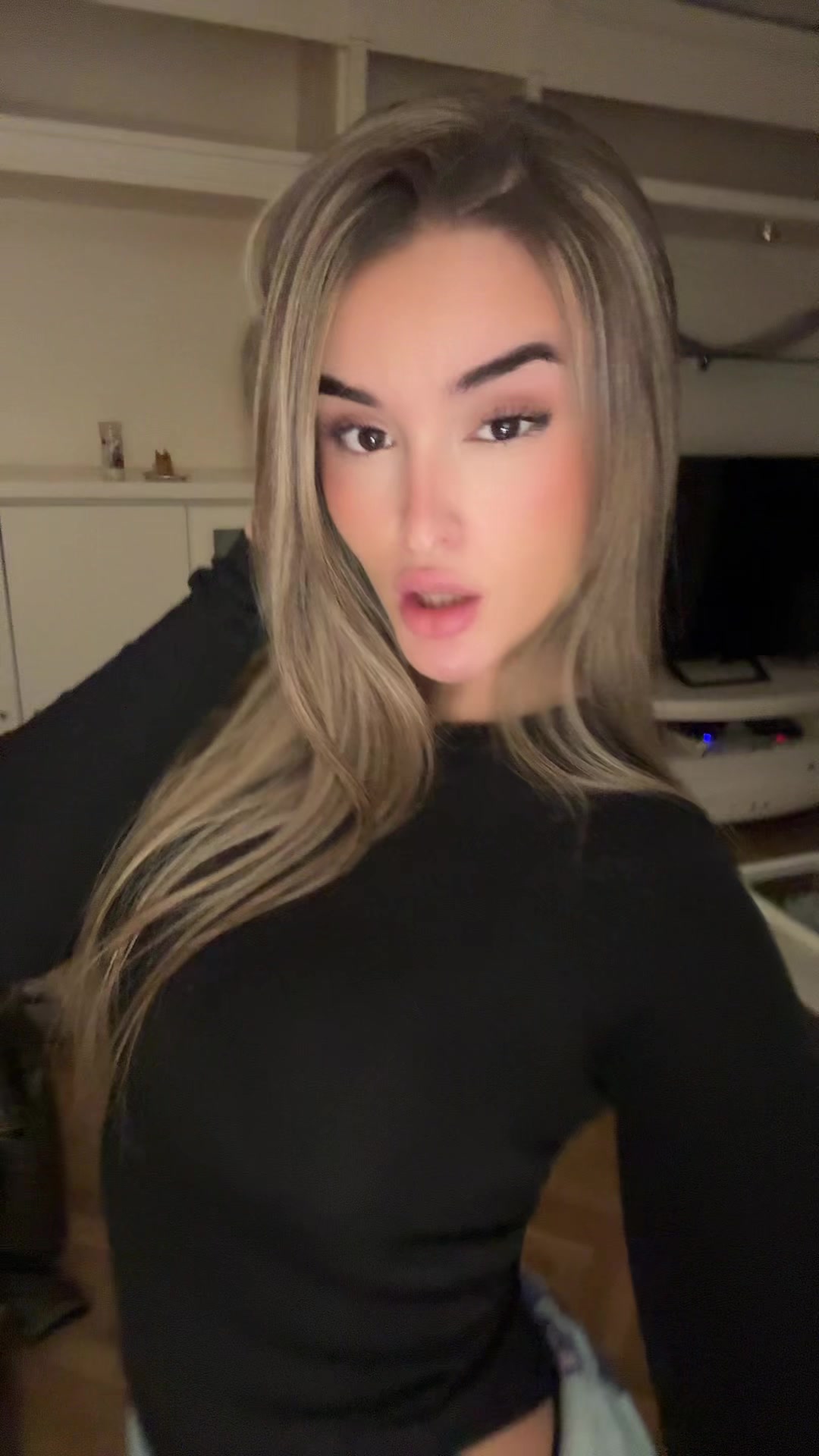 @elsaa.roomeroo
