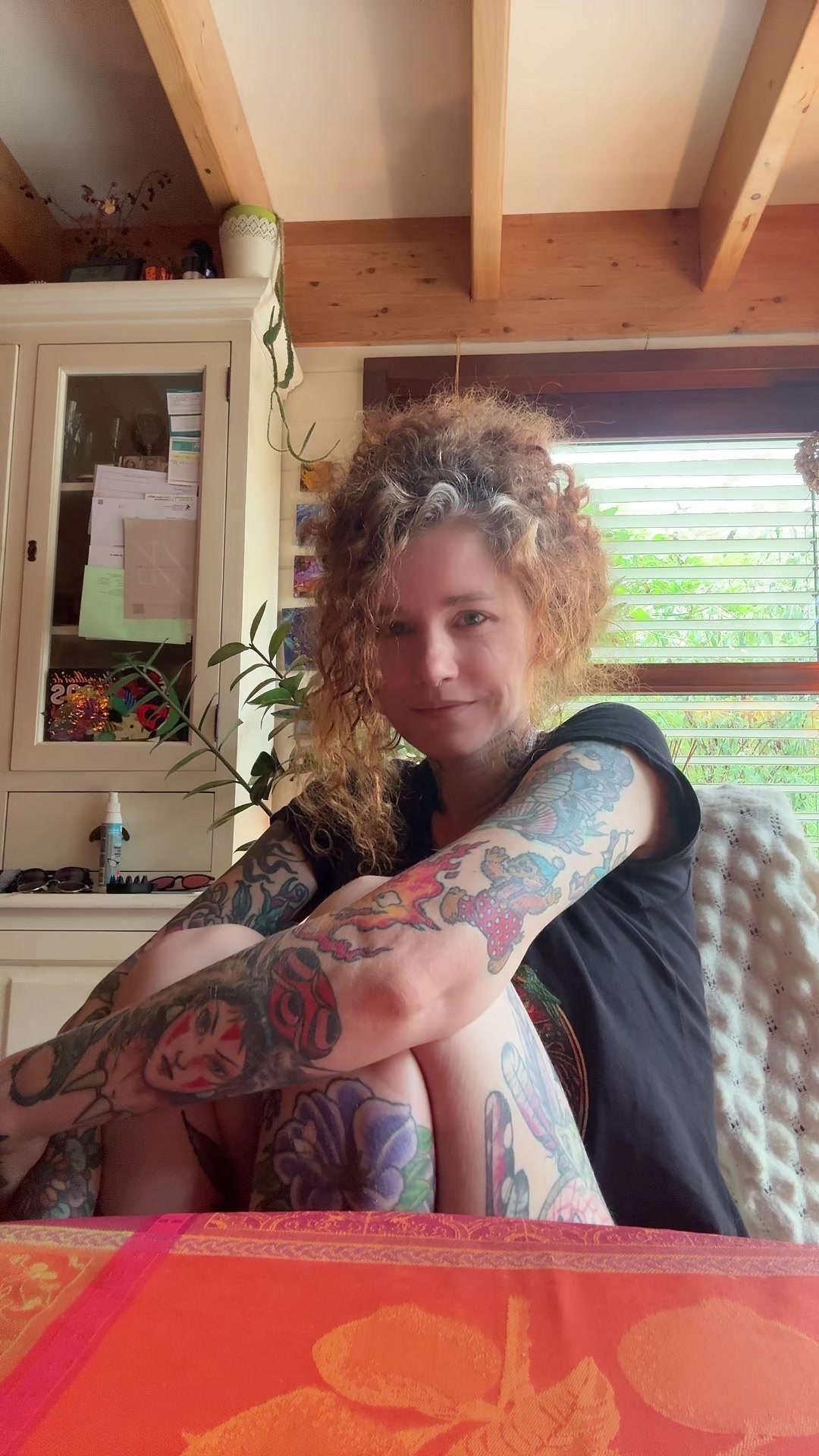 @Curlyhairwithtattoos