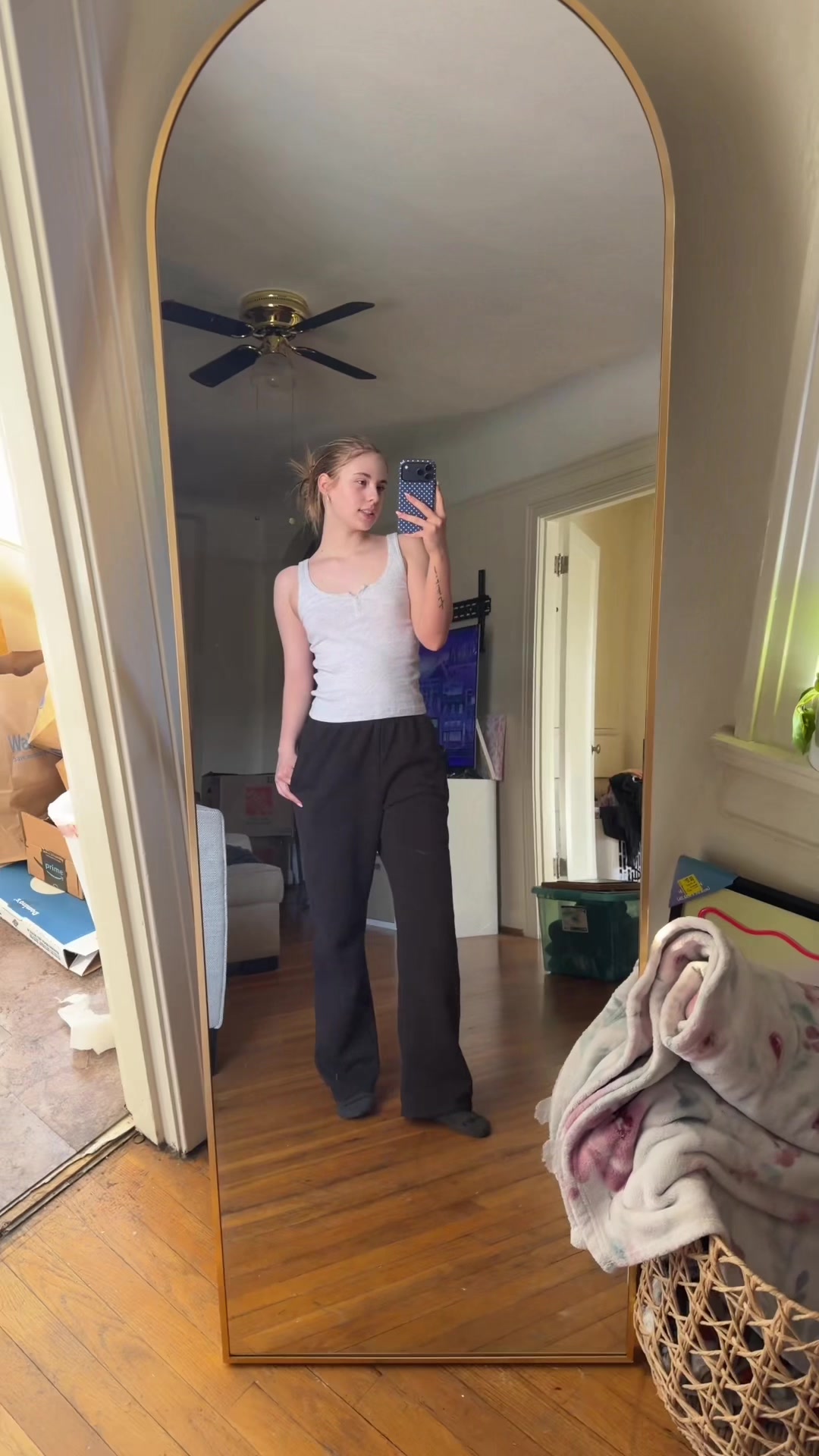 @kayelee