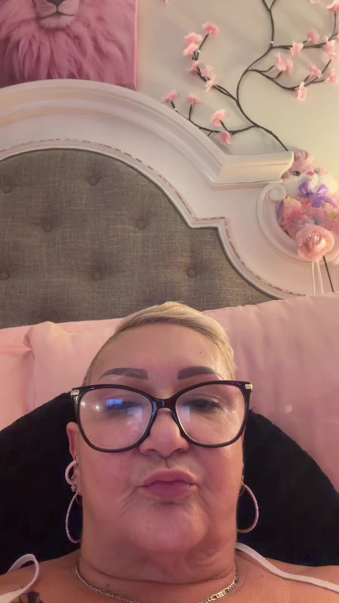 @mamanoemi