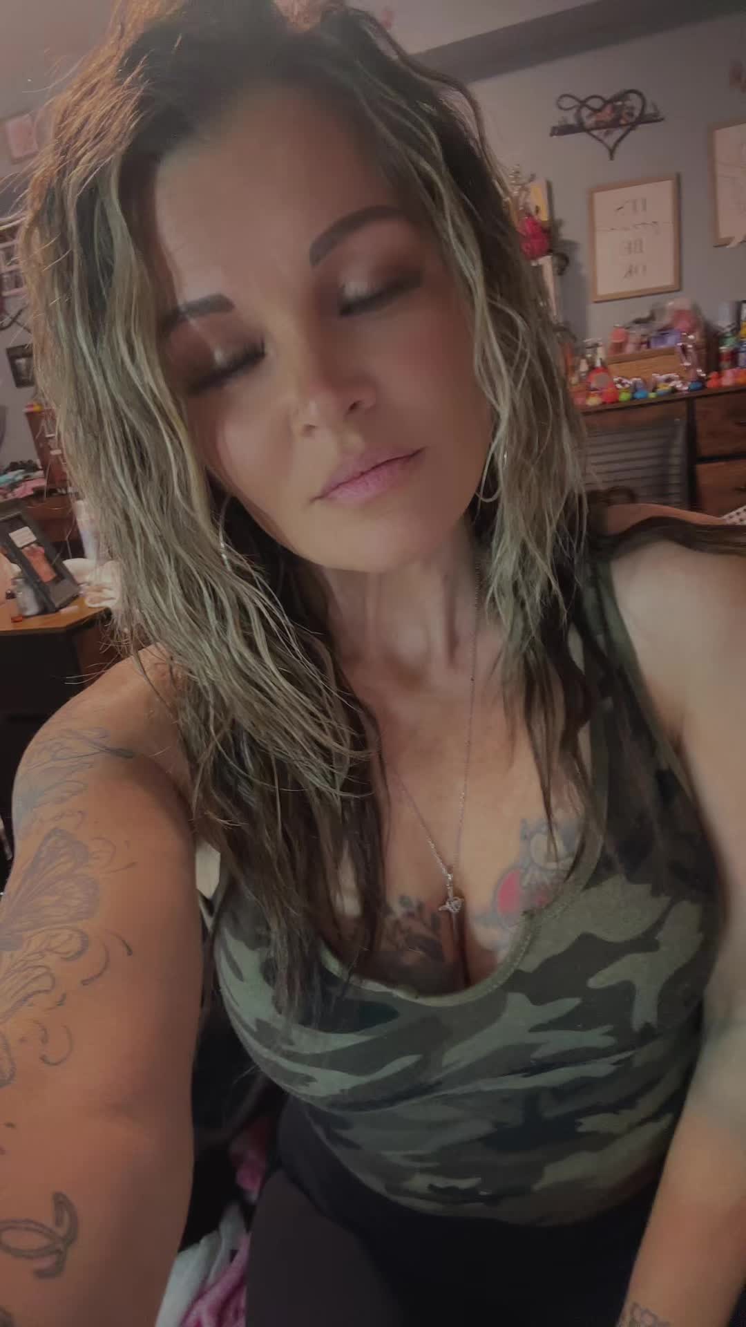 @JessicaXoxo 💋💋✌️