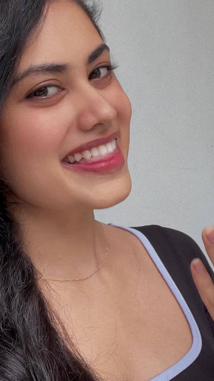 @MAYA 💫
