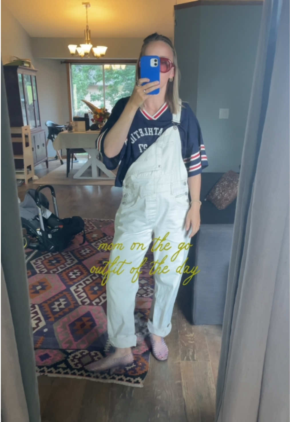 @makenziewears | mom style