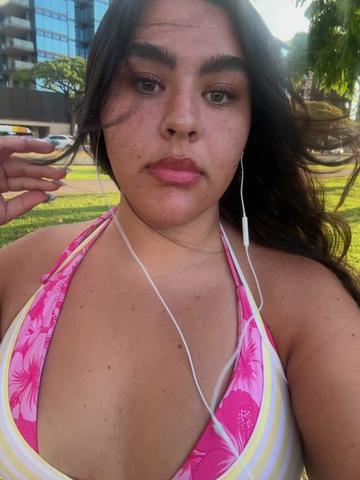 @traumatizedbhaddie