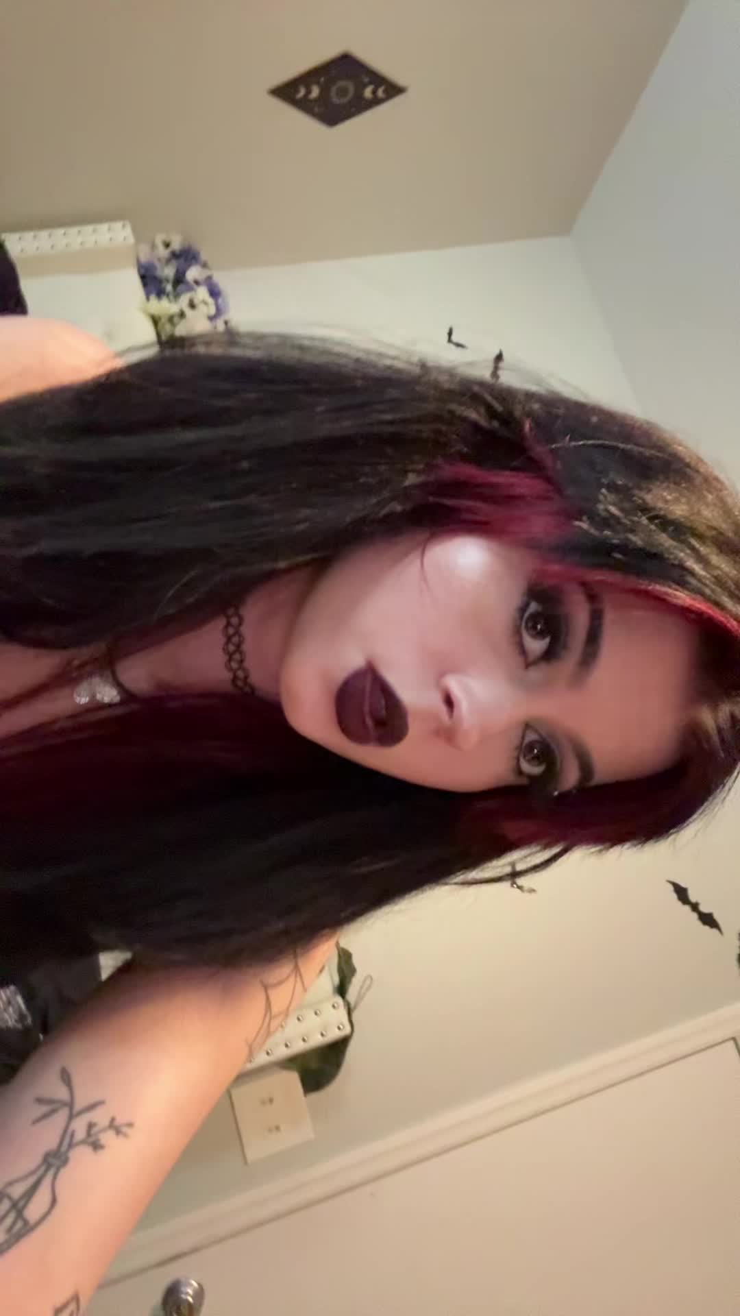 @:3