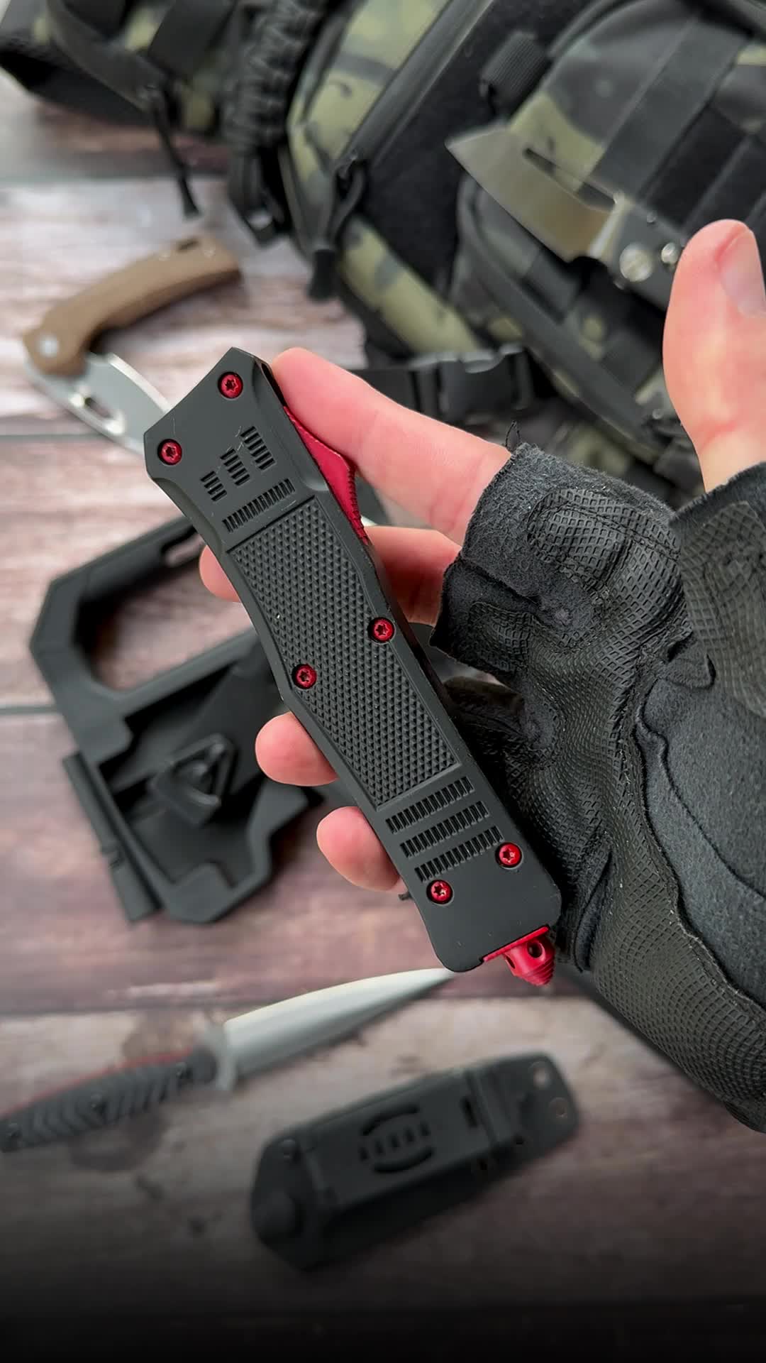 @survival.knives