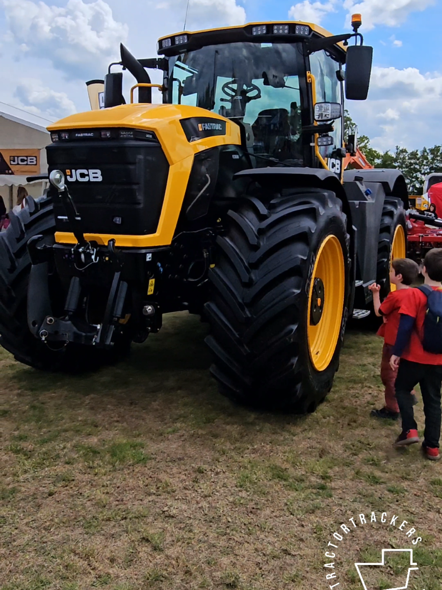 @tractortrackers
