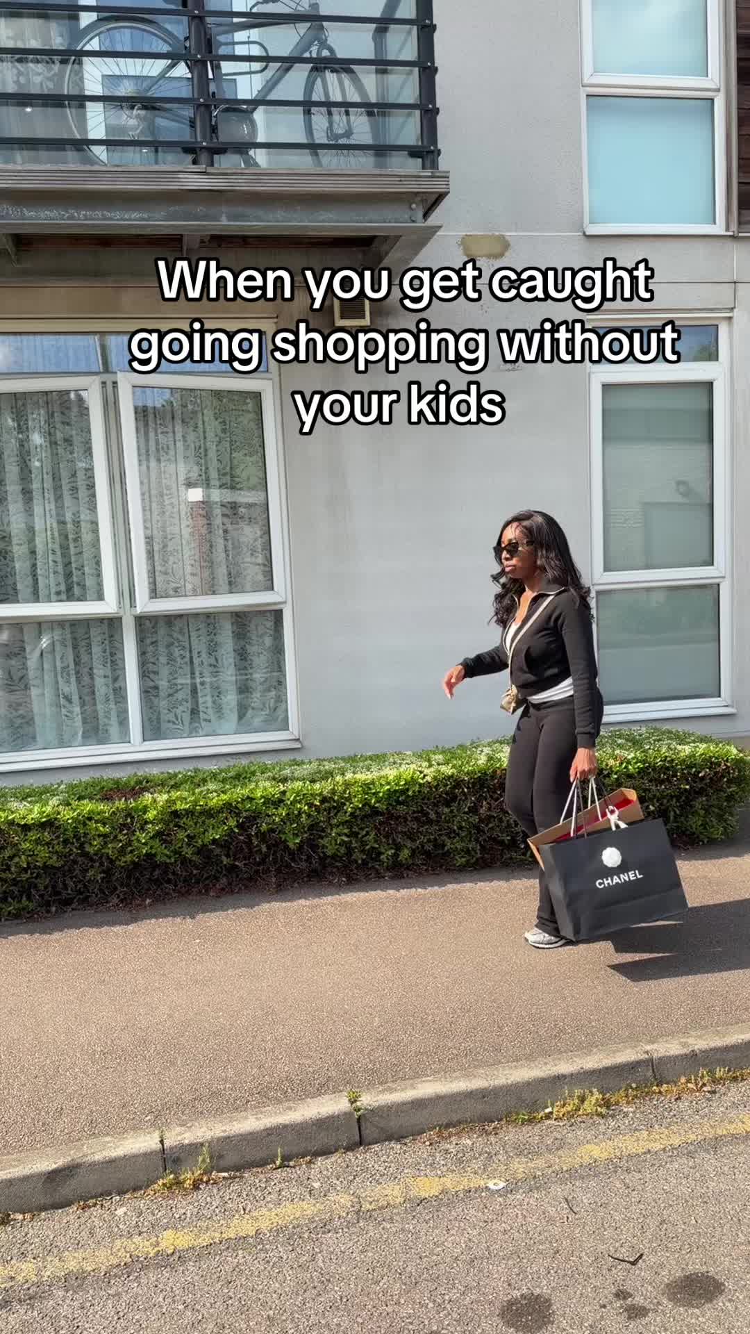 @Monique | Mum Life + Laughs