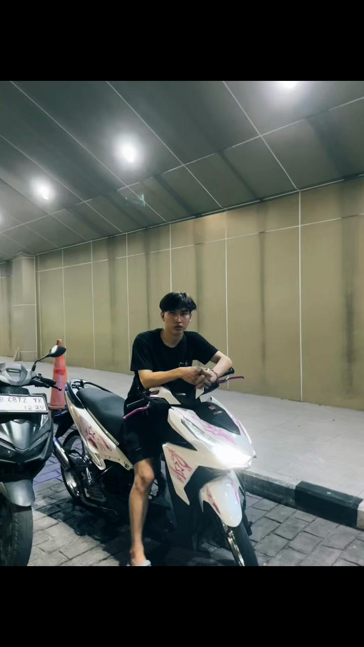 @๐๐๐๐๐ฃโฏ