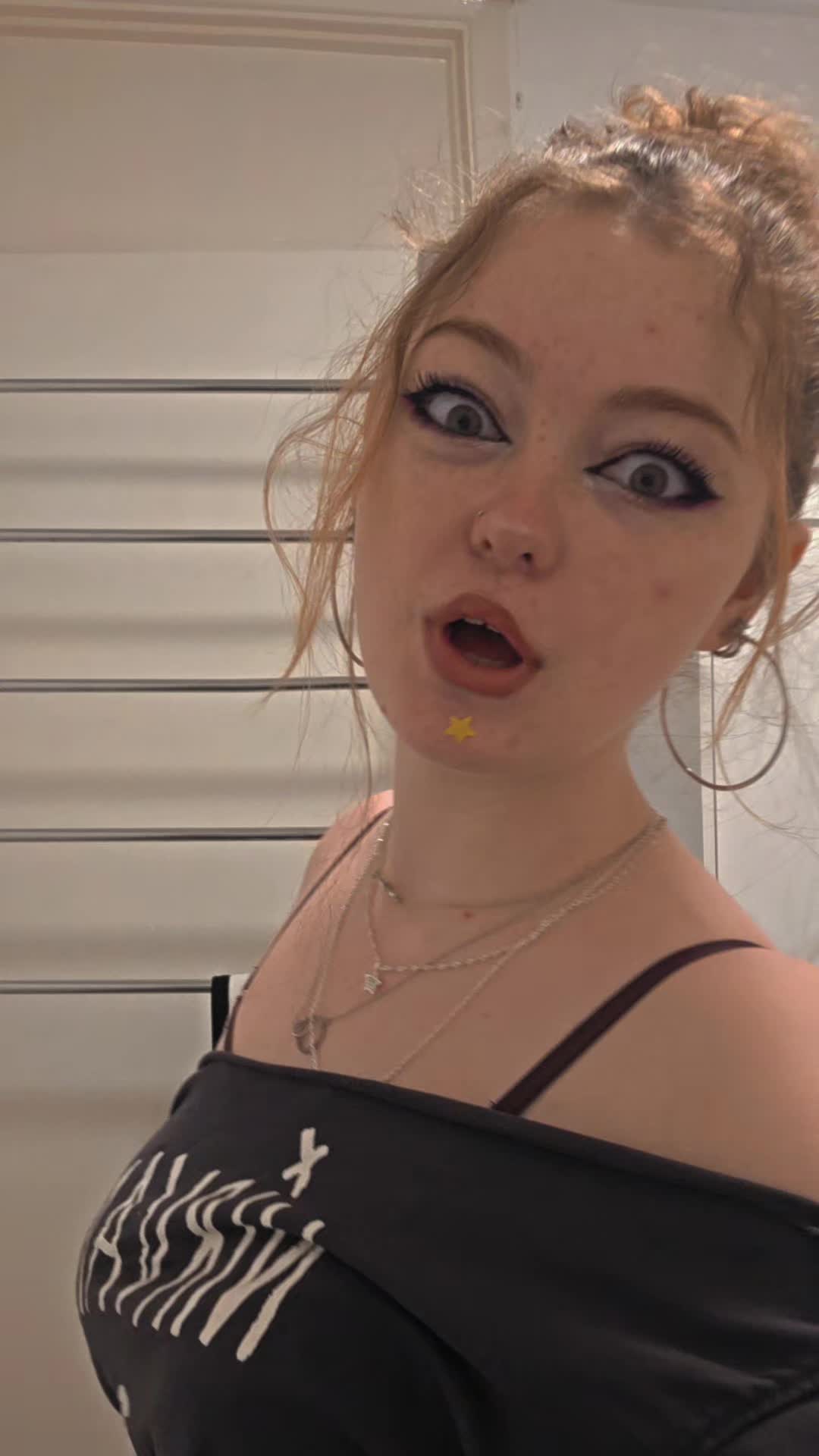 @โ
๐๐๐๐๐ข'๐ฌ ๐๐ข๐๐ โ