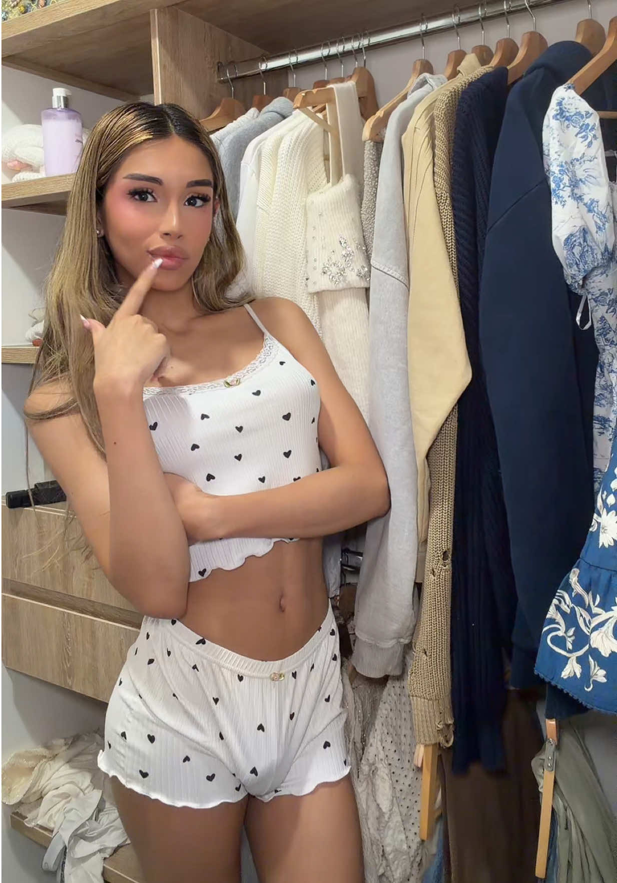 @leilacannno