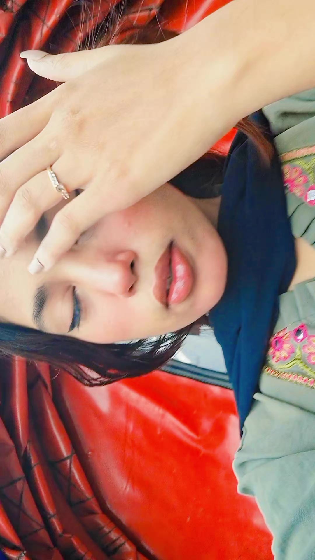 @JANU🌷😫🎀