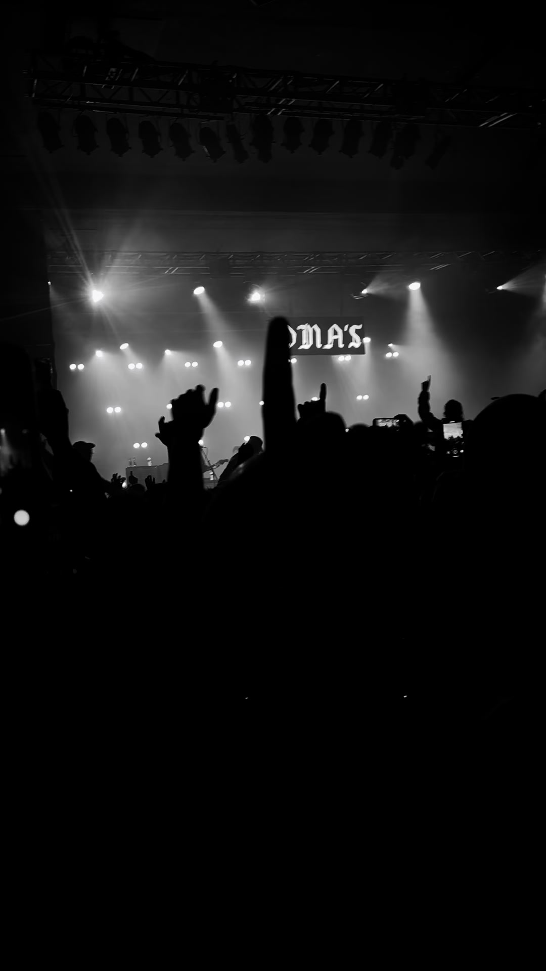 @𝐩𝐨𝐩𝐬🎸