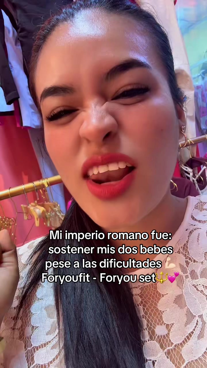 @melanieurbina