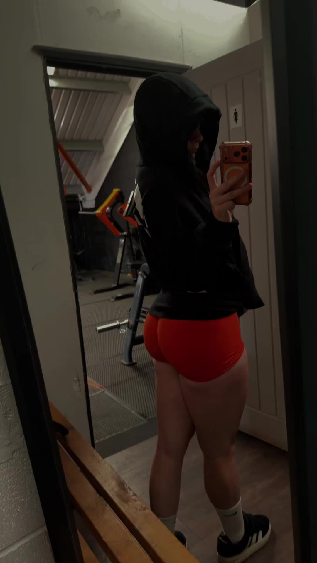 @Hollymb<3