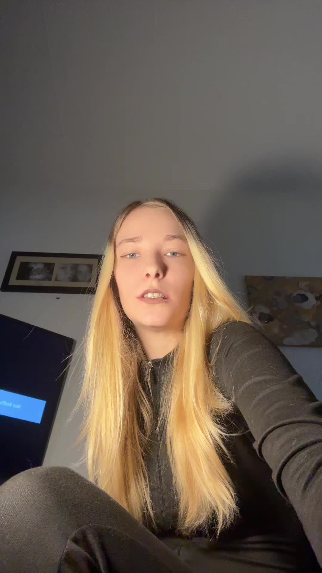 @Ronja🫵