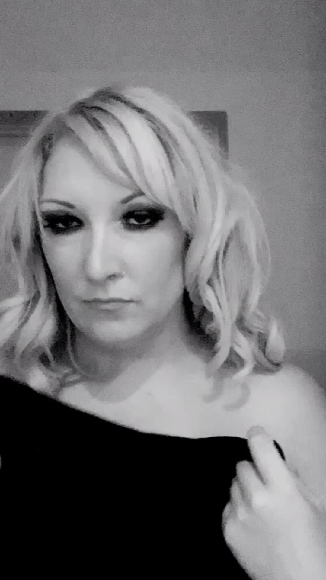 @🖤Queen_Of _Darkness _66 🖤
