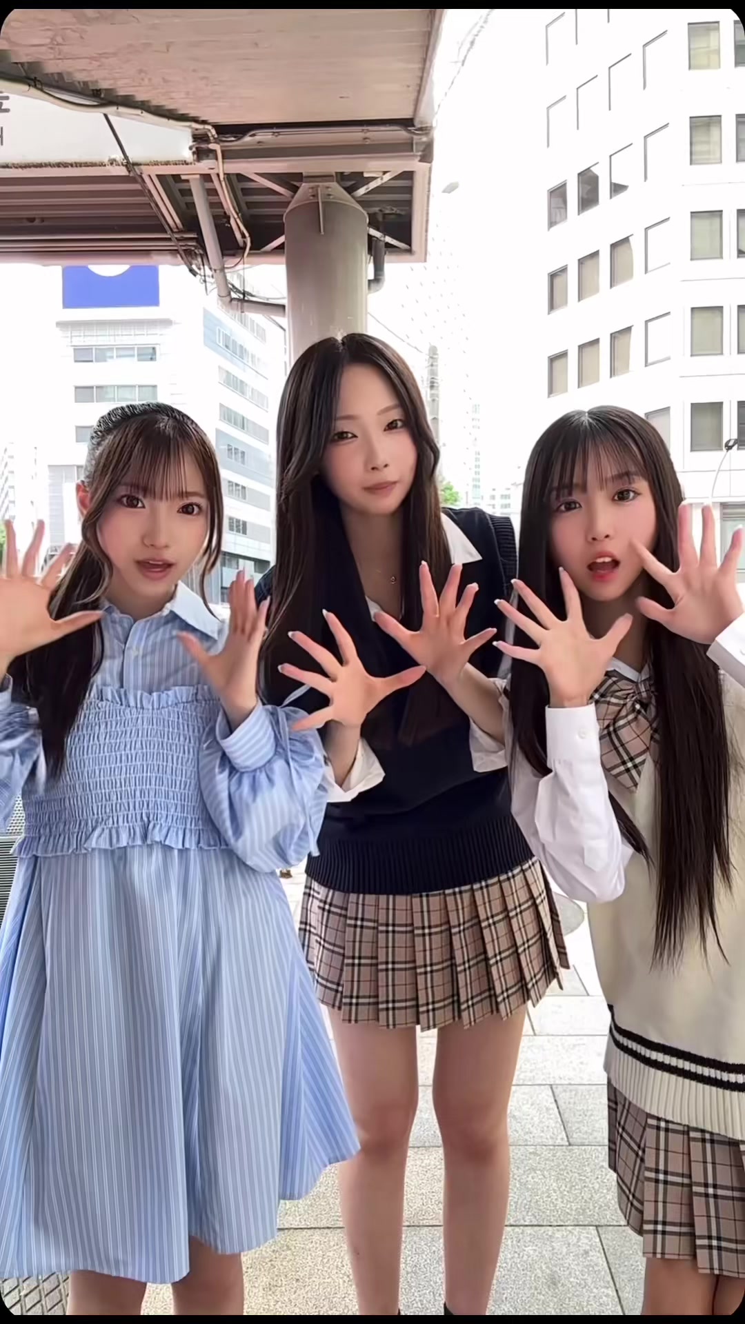 @るう