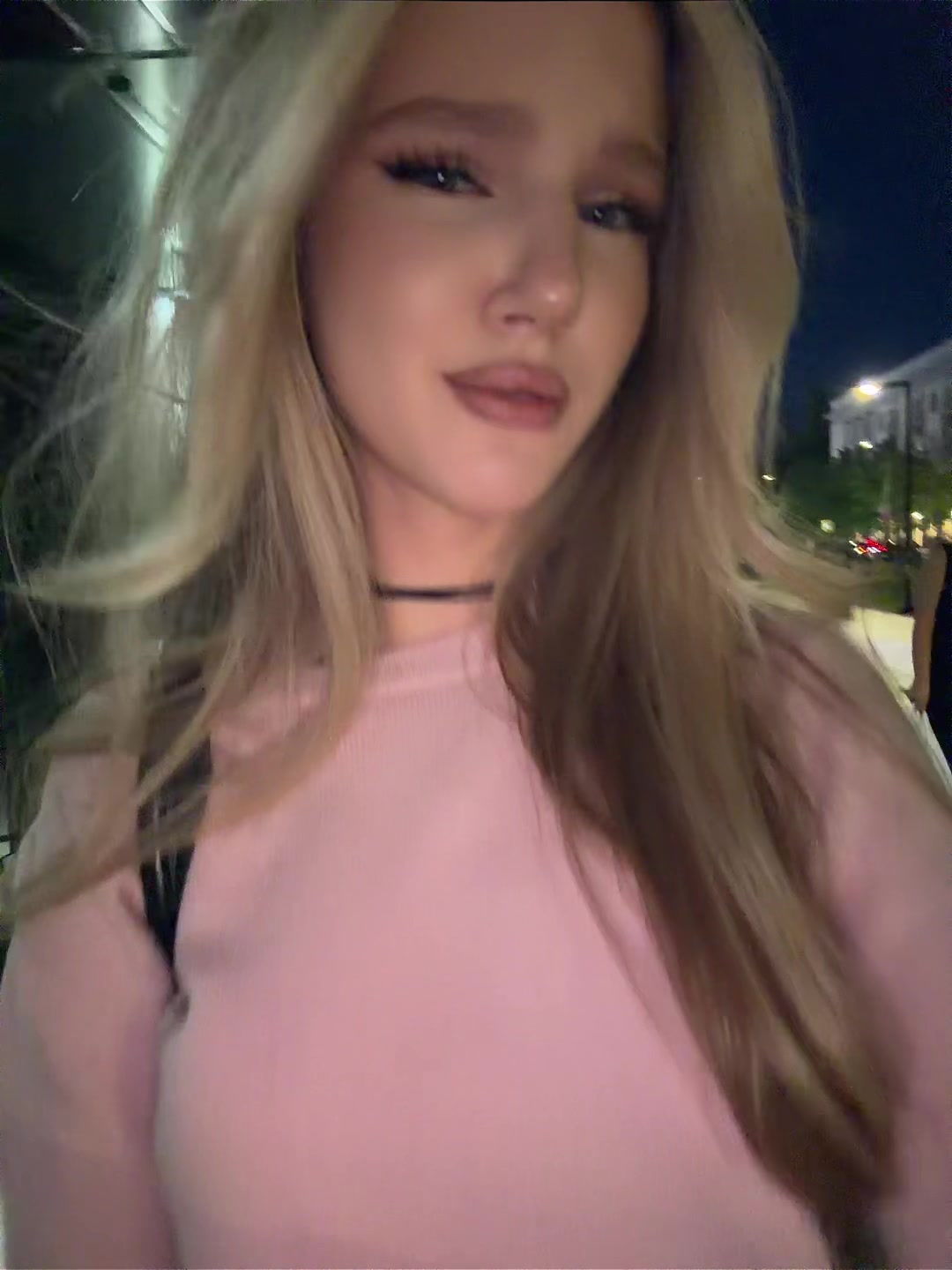 @lookattheSofia