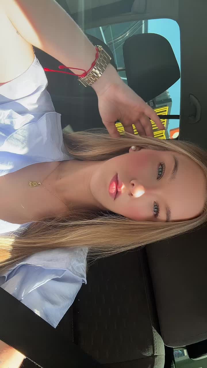 @_ainara11