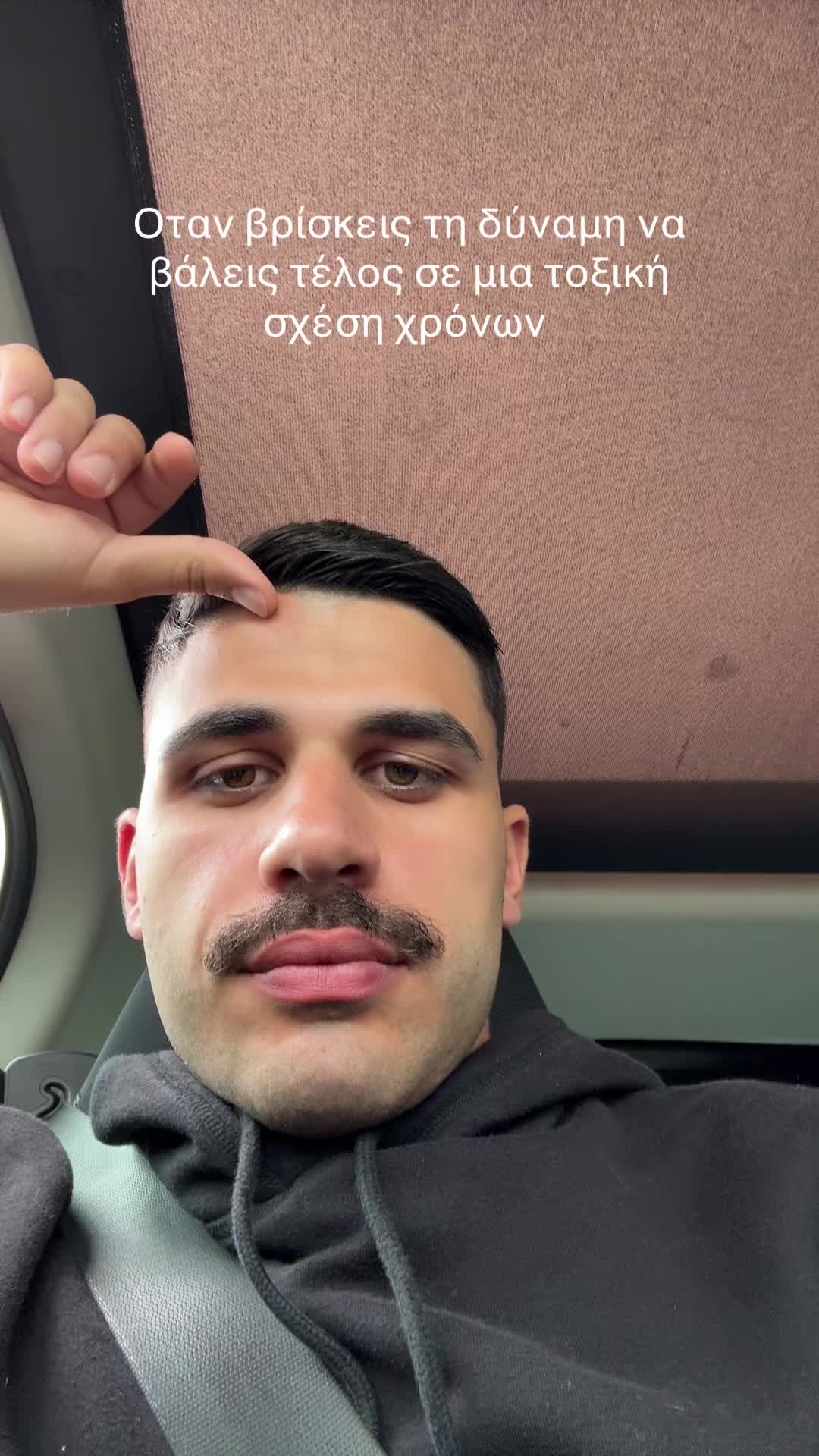 @nikosgiann_