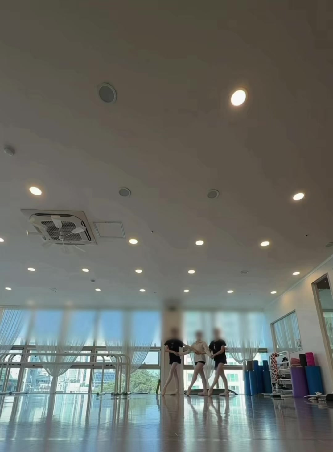 @๋ฐ๋ 