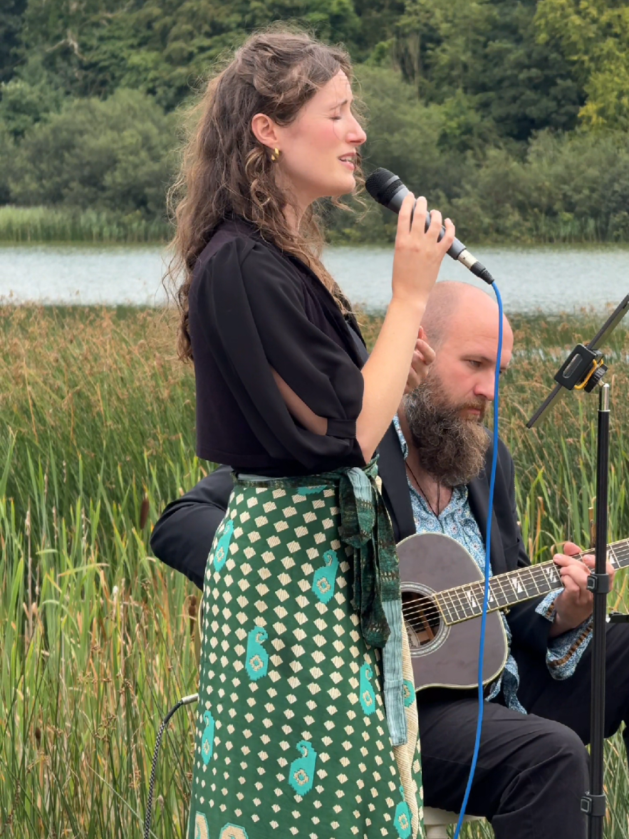 @Stephanie Healy Vocalist