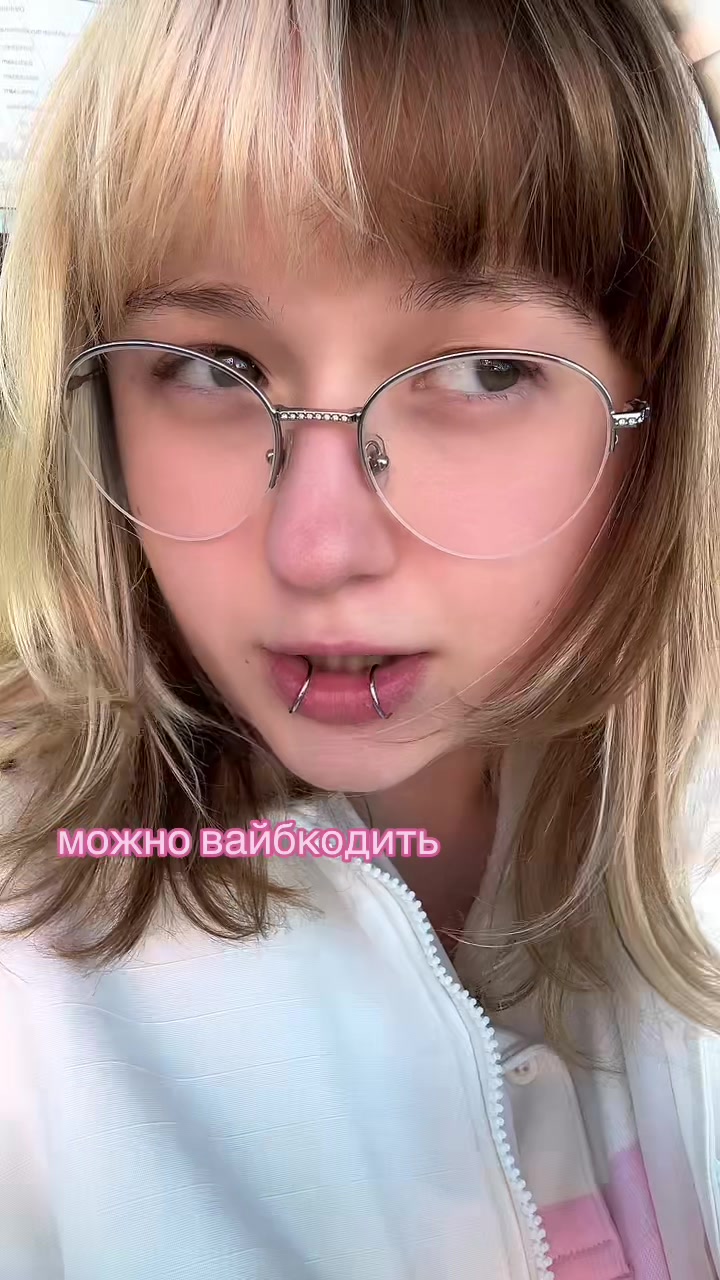 @safrora_