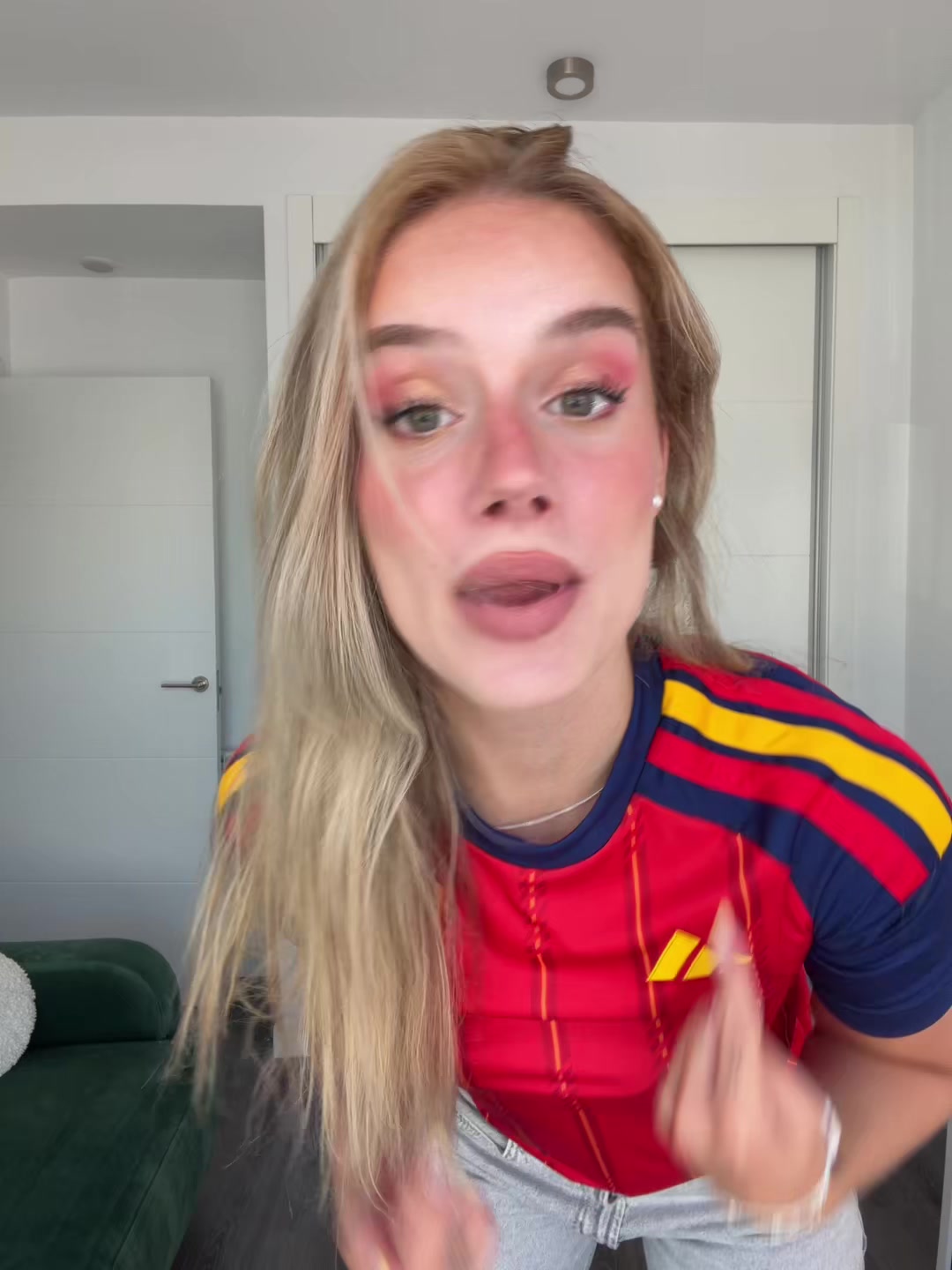 @LIA SIKORA