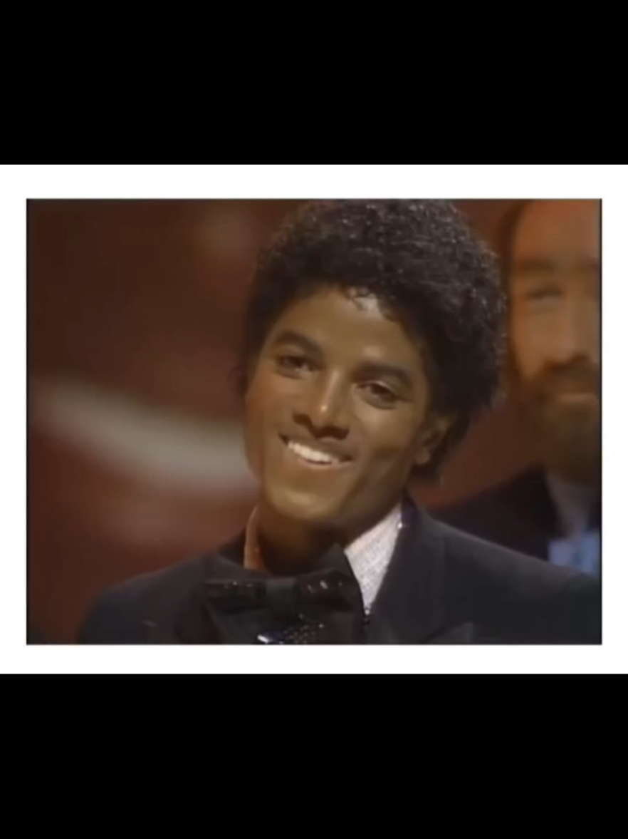 @KING OF POP👑✨