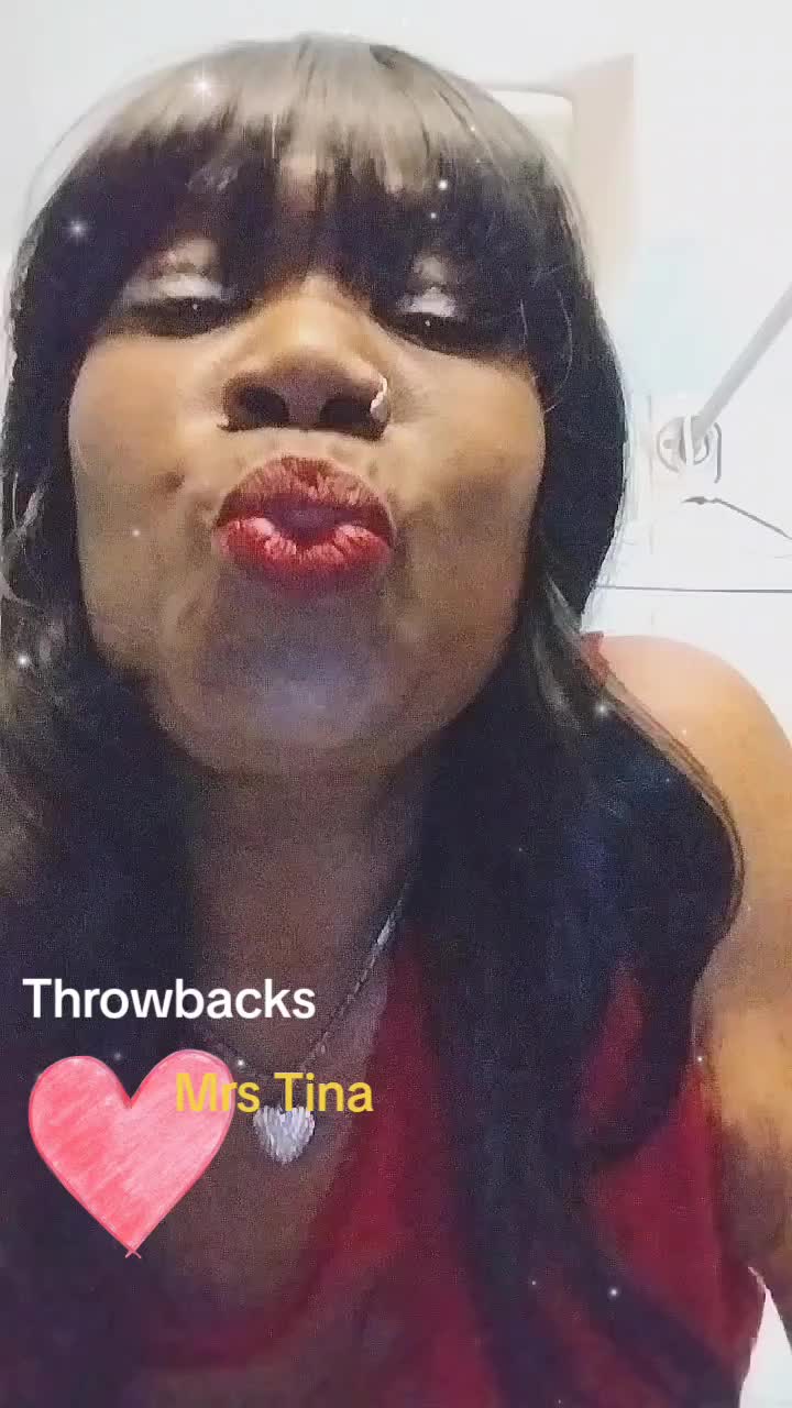 @MrsTina 💋