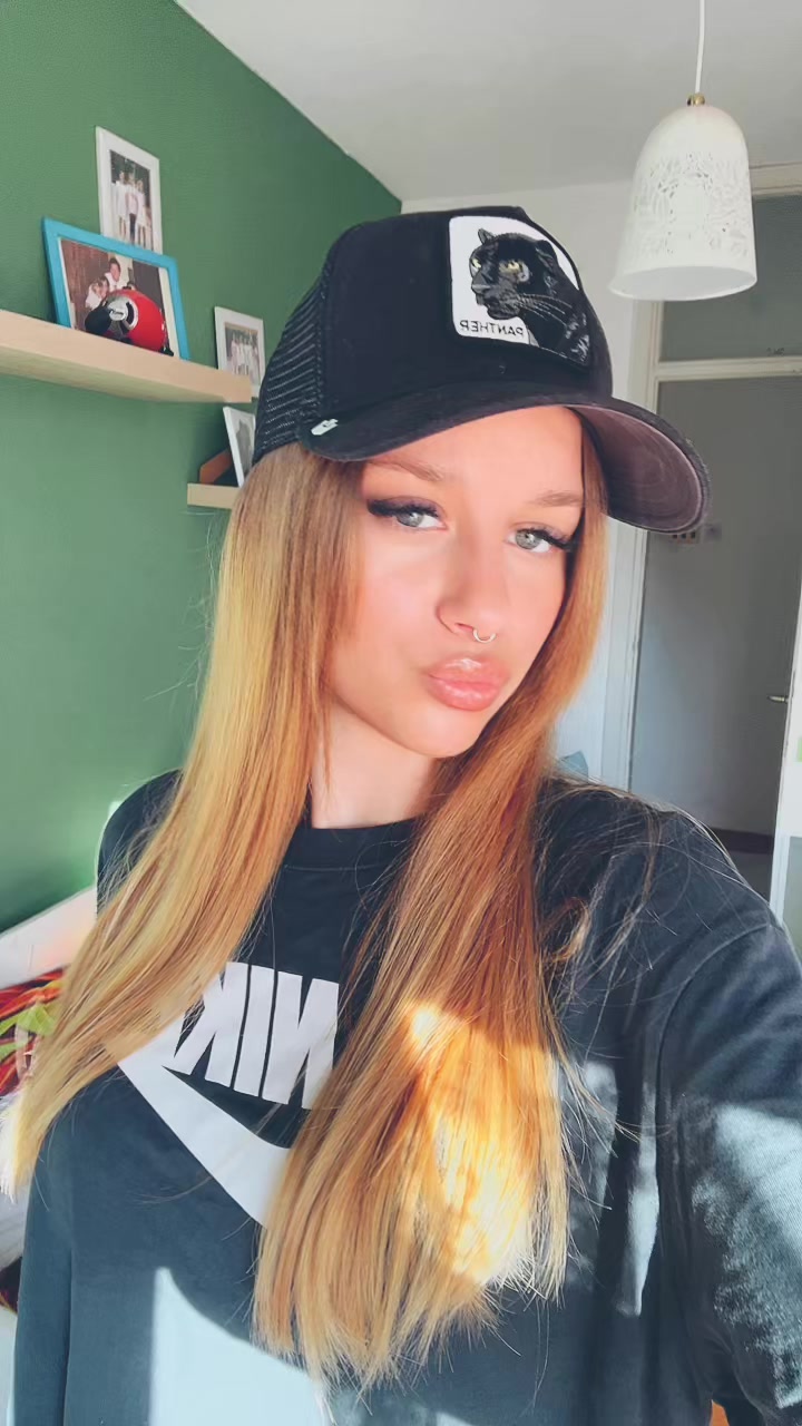@⃟