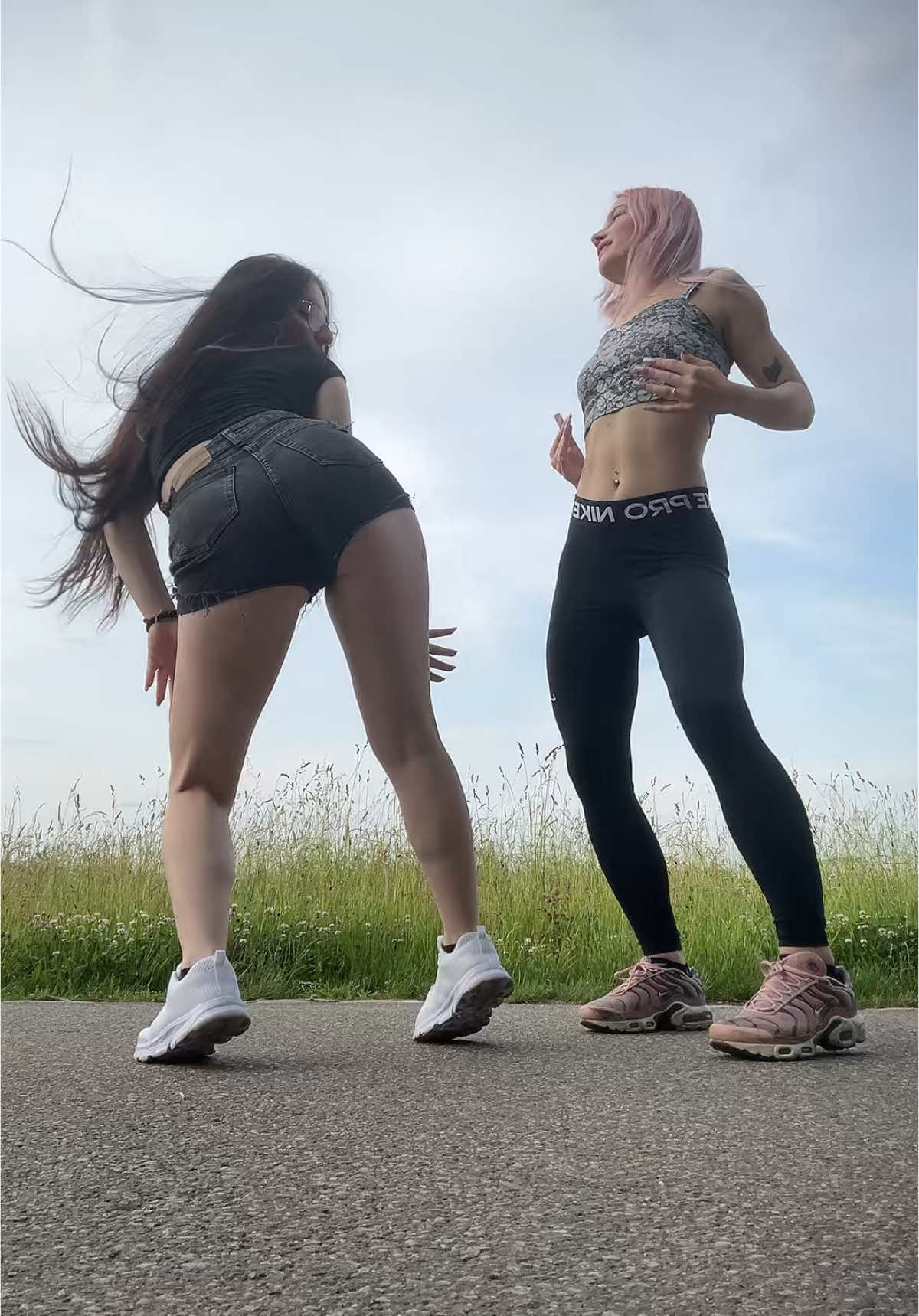 @Leni