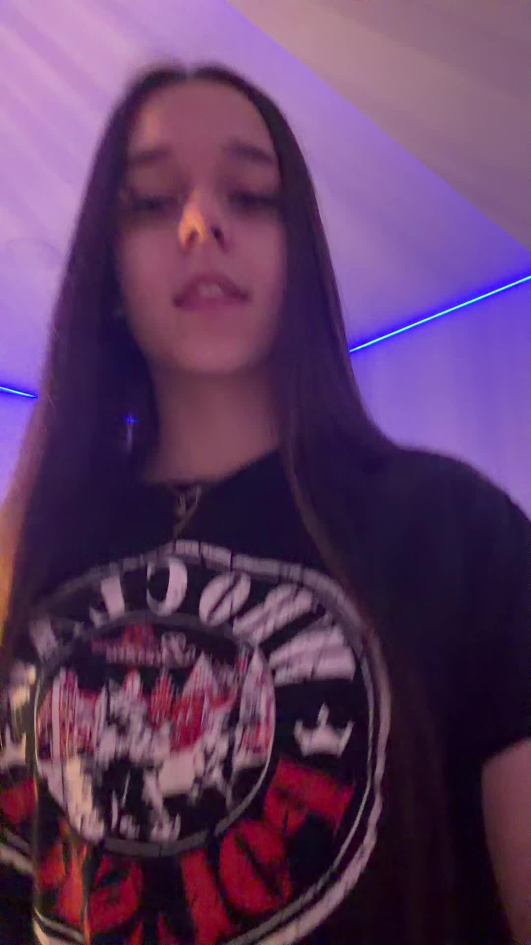 @vicky