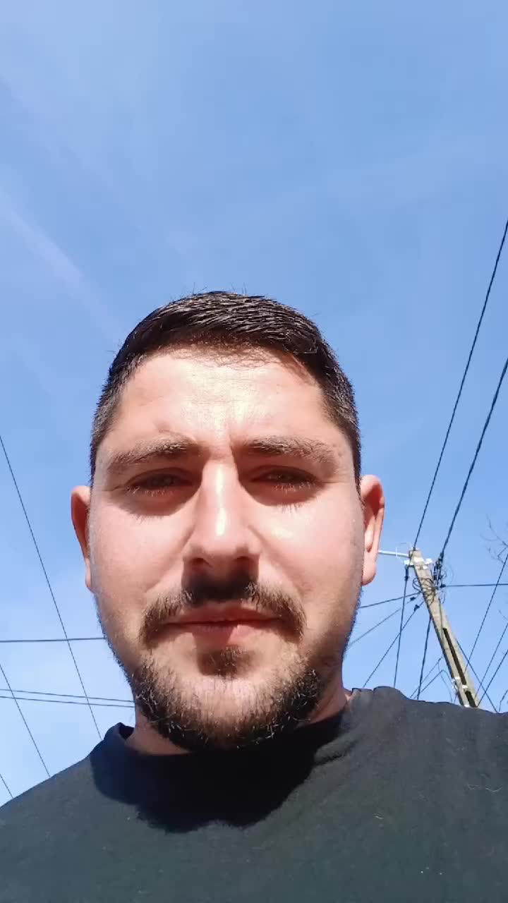 @Alex Carabas600