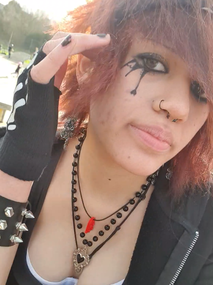 @MikaMassacre☢️💥
