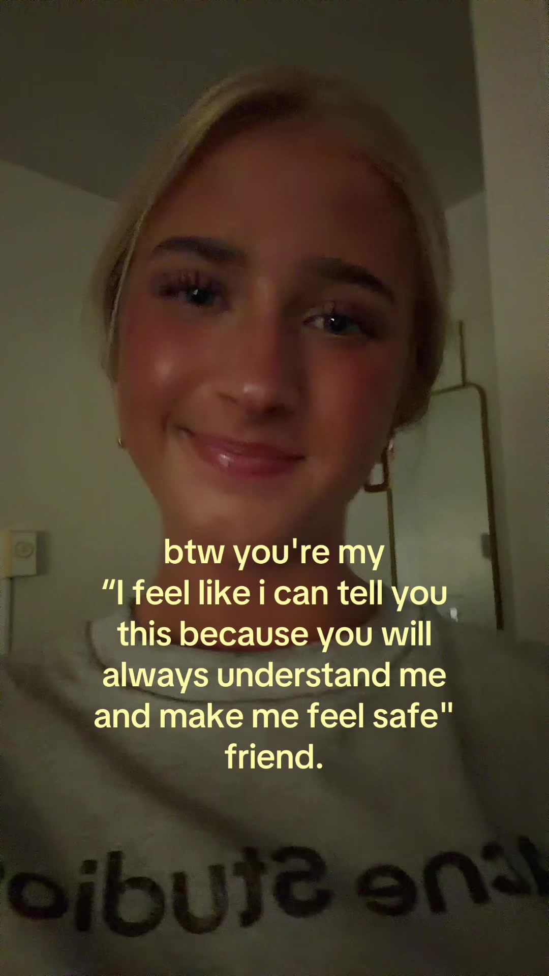 @theelliebarker