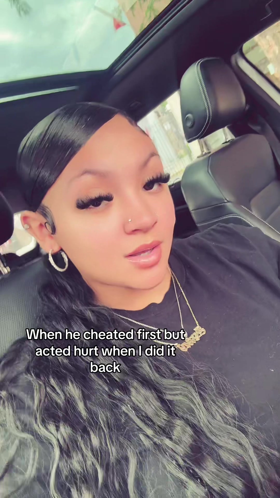 @_actuallydezlyn