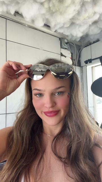 @venessaspeeks