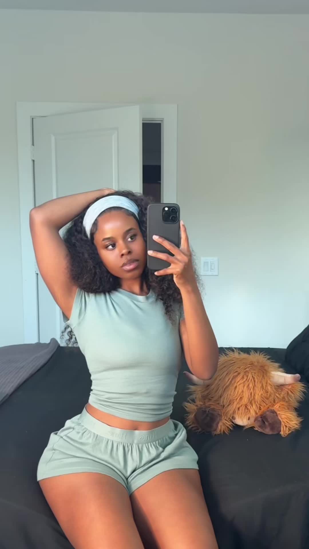 @G0ldenasia