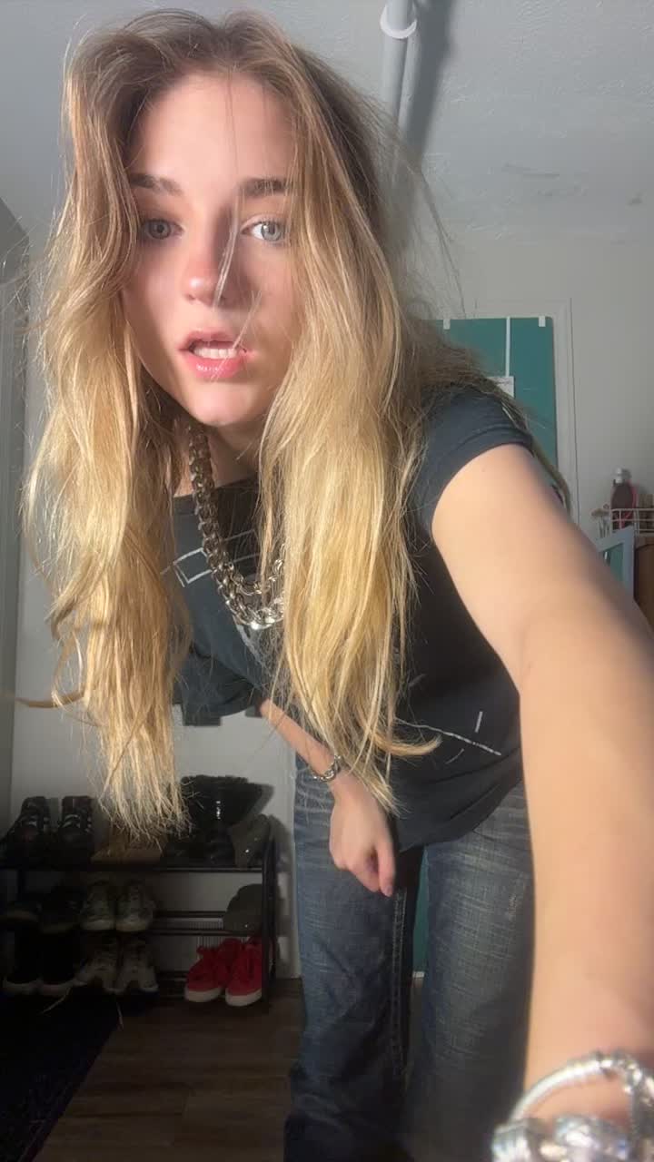 @elladaveyyyy