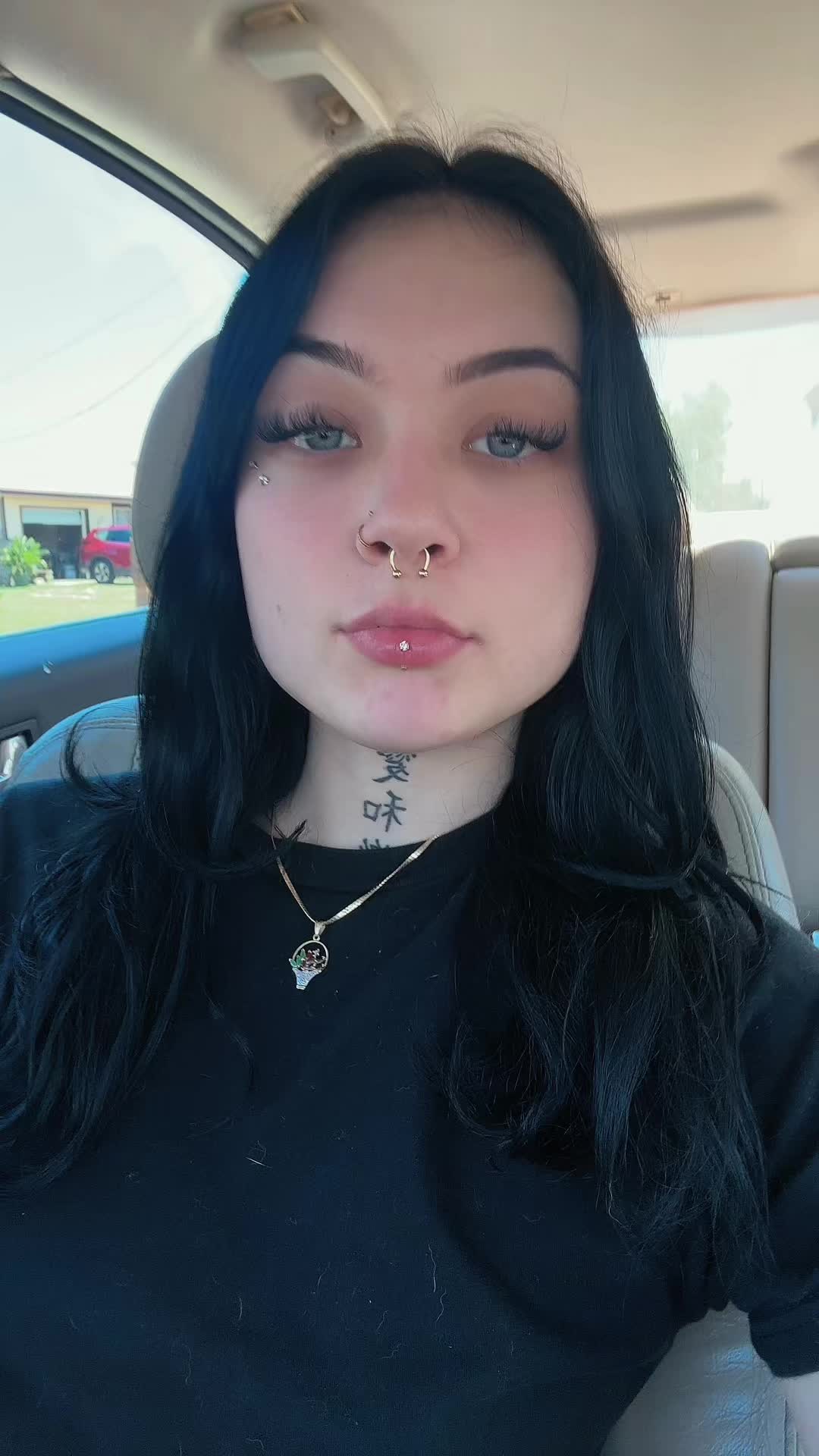 @lilyxrhyan