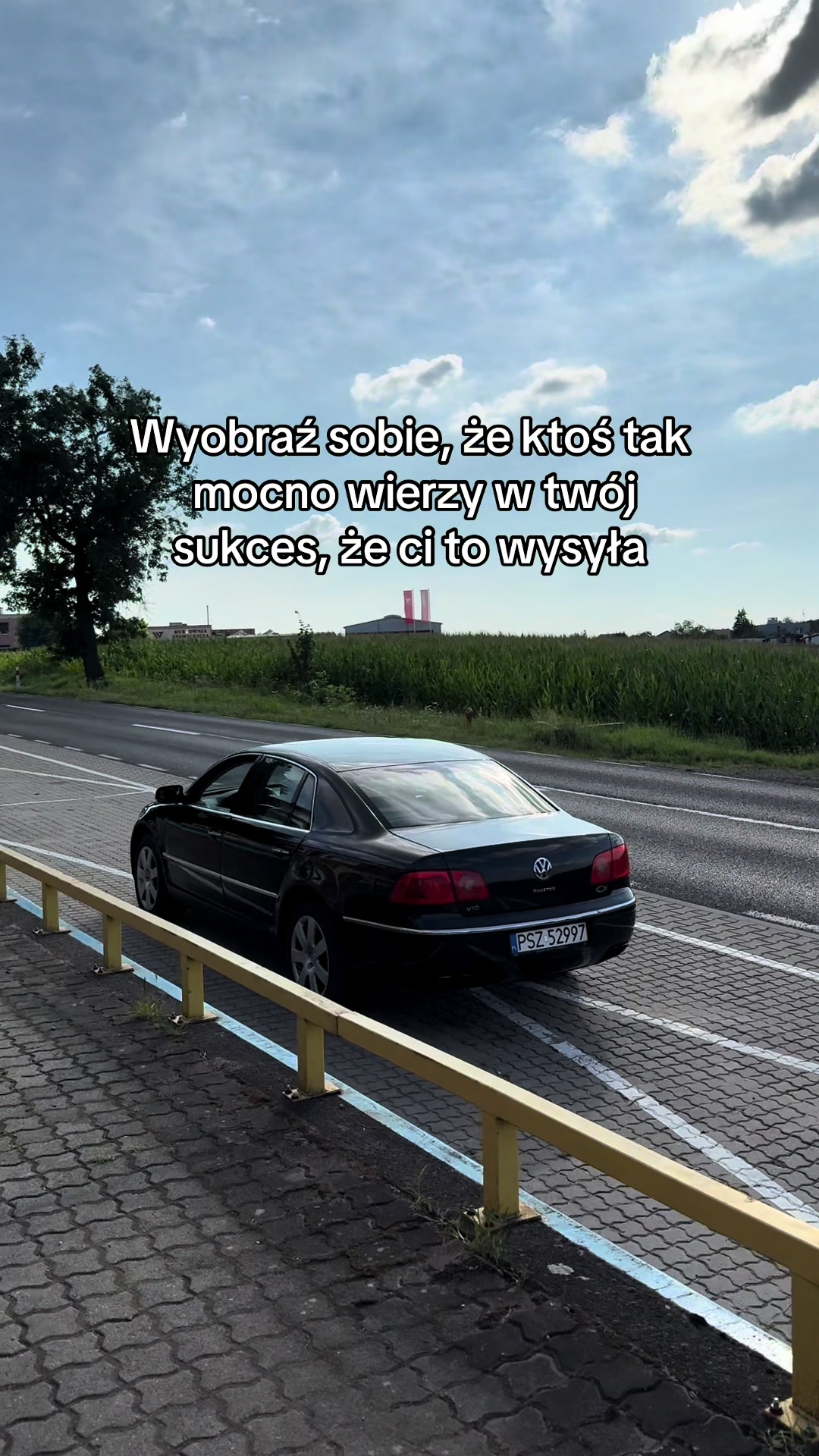 @CL4UDYN4