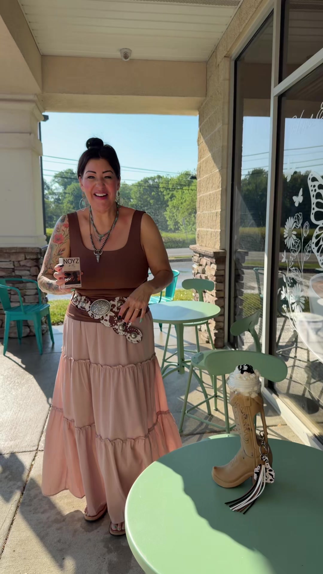 @hensandhoneyshoppe