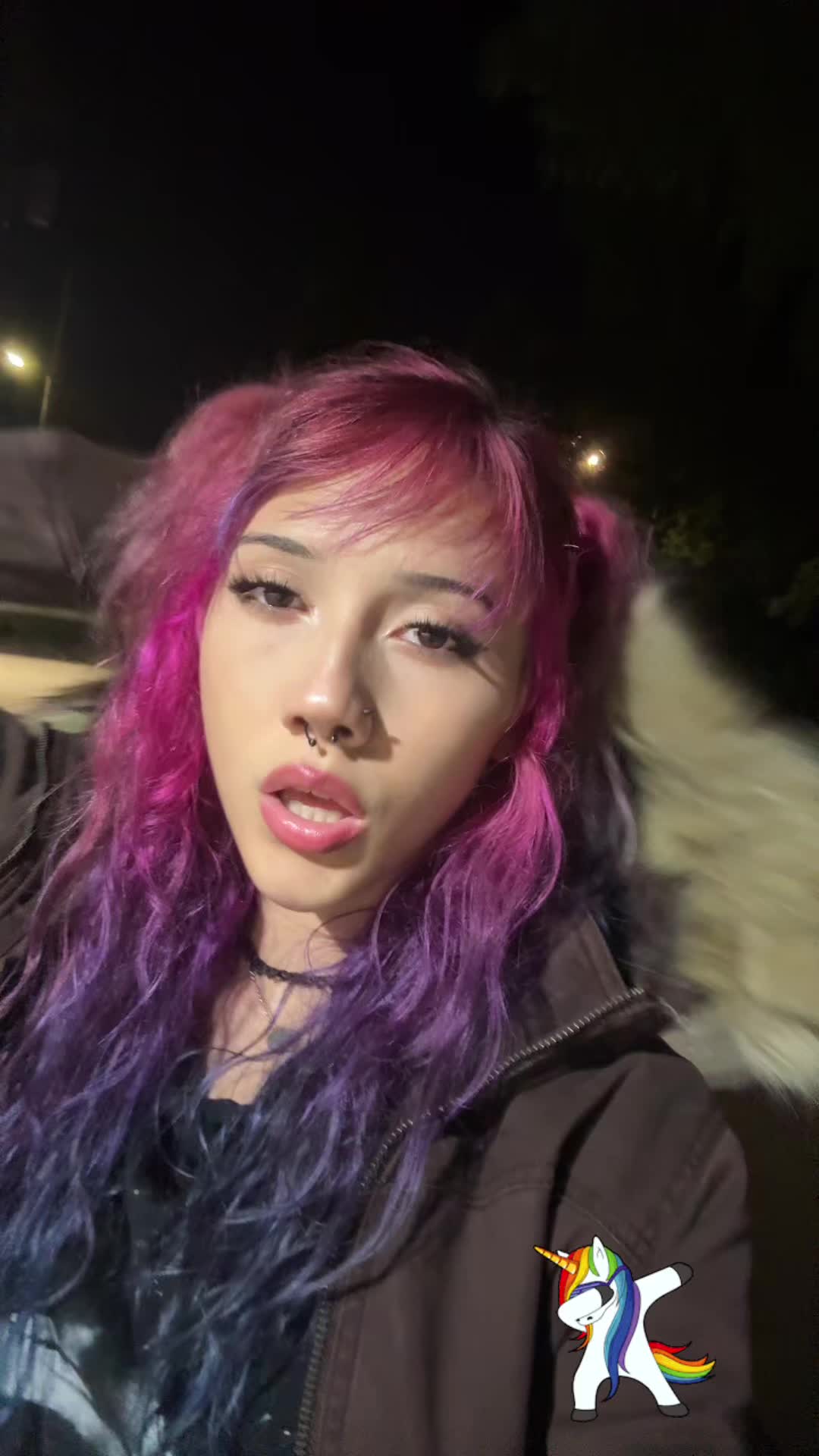 @🧟&zwj;♀️