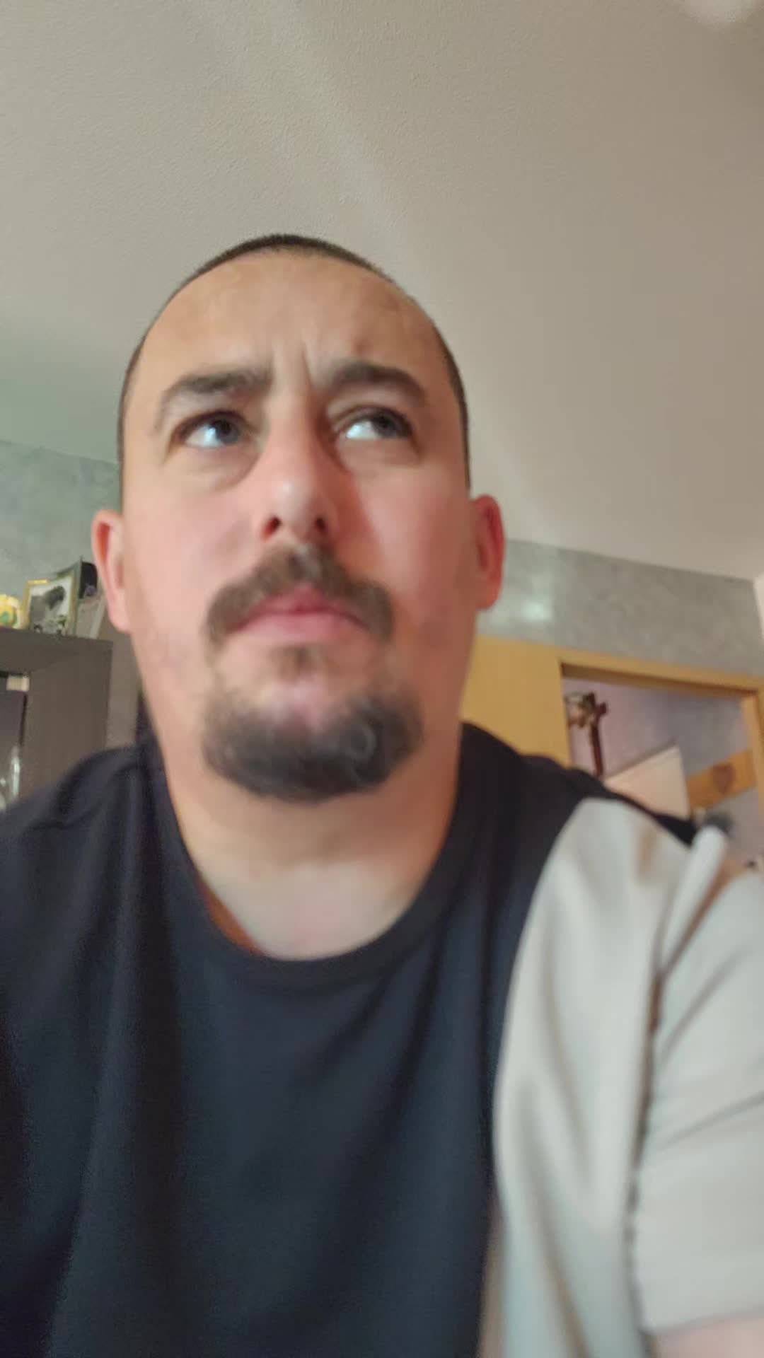 @Mika57