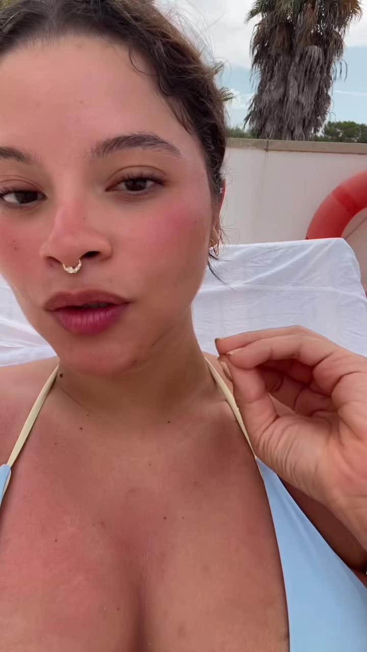 @Kelycony
