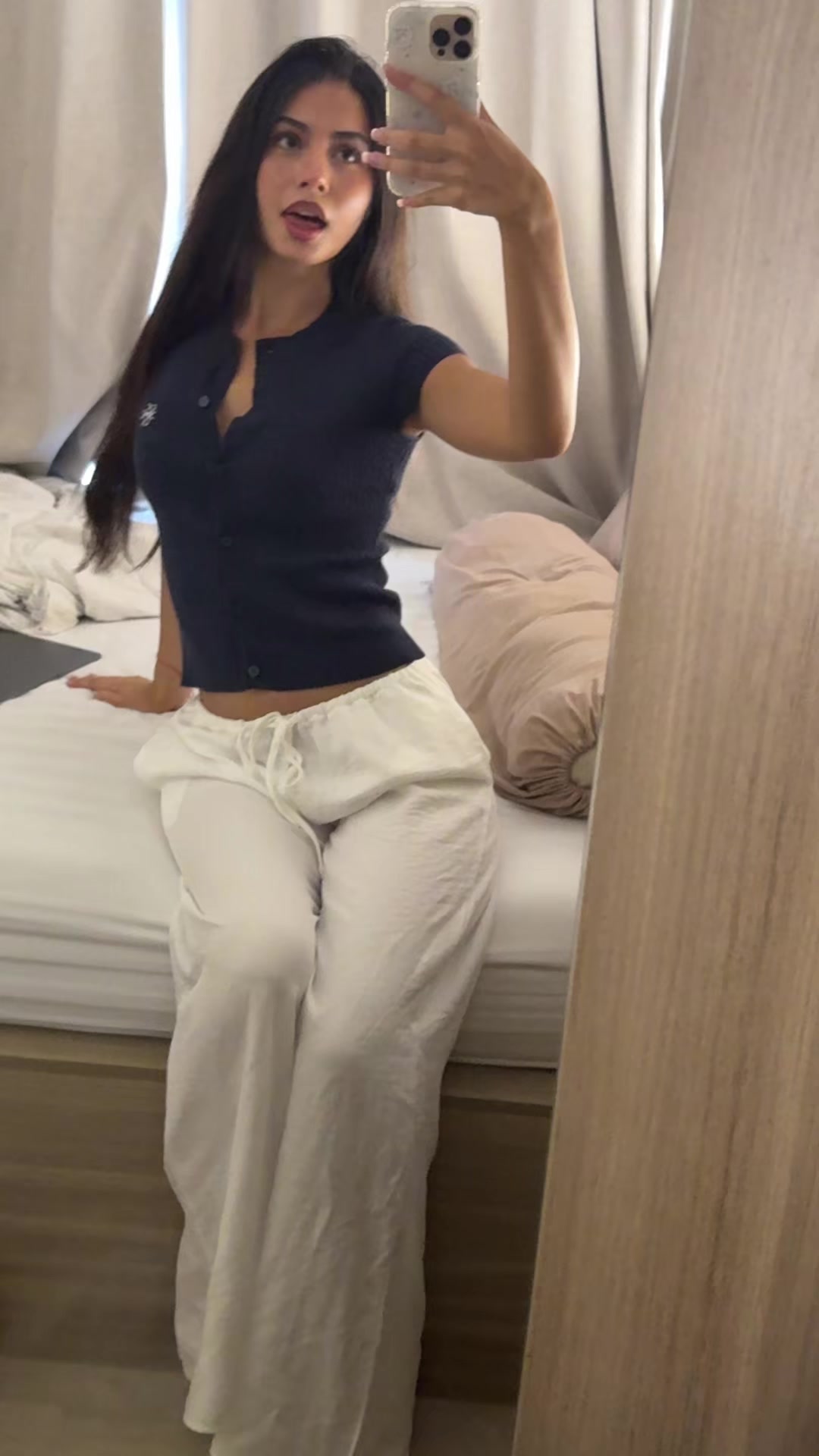 @𝐋𝐢𝐯𝐢𝐚 (ลิเวีย) 𝐇.