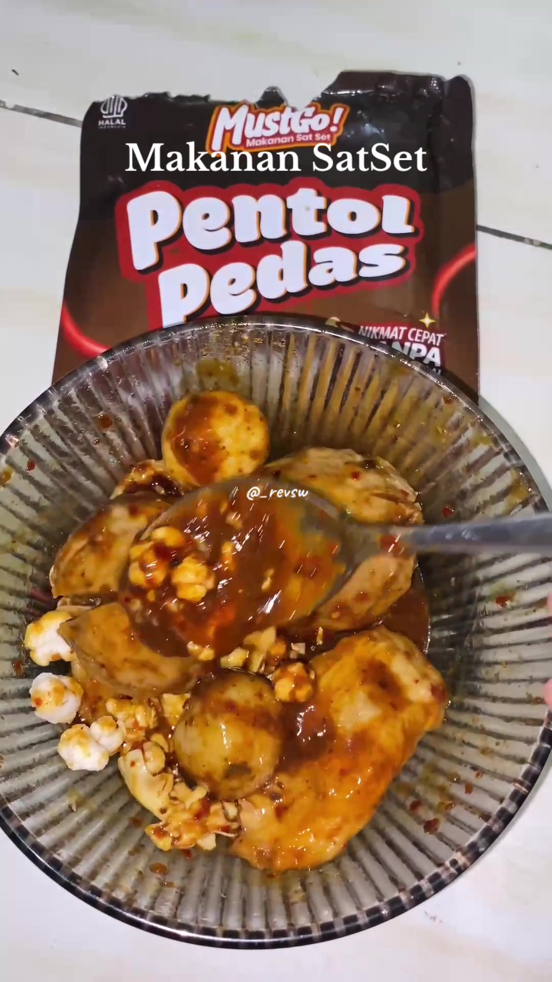 @RevinaSsss